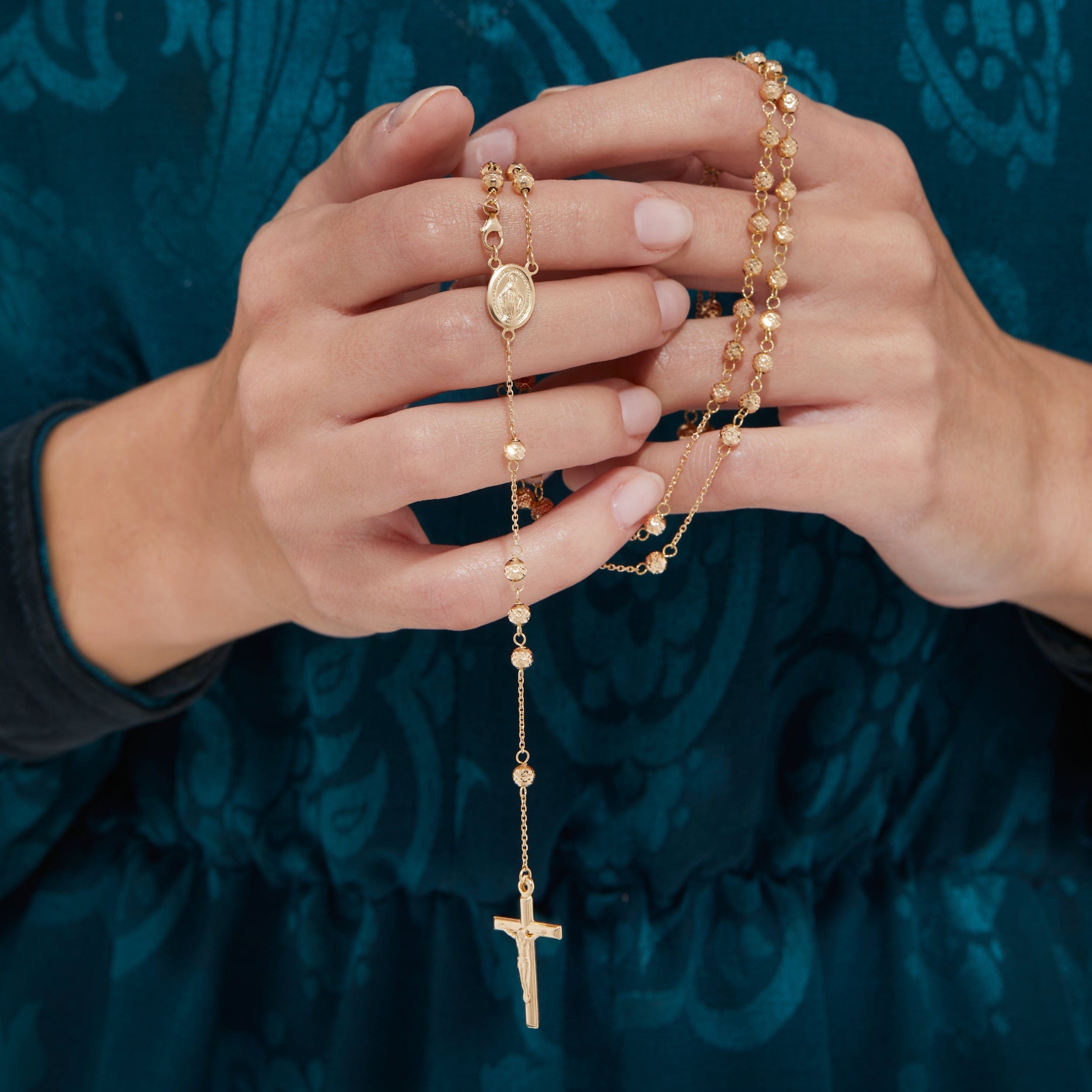 Five Decades Rosary In Yellow Gold | MONDO CATTOLICO