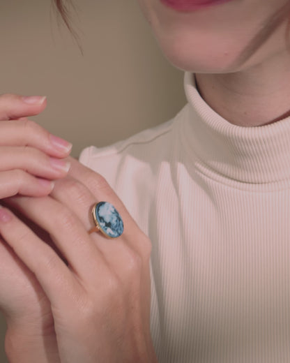 Anillo De Oro Amarillo Con Camafeo De Ágata Negra Que Representa a Una Mujer